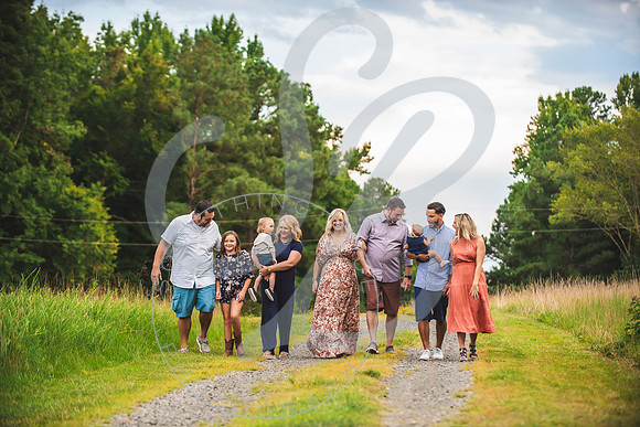 Pam Gillis Family Generational_081422_0397
