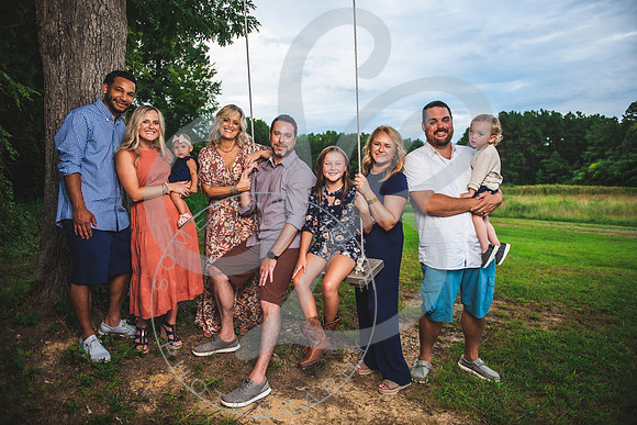 Pam Gillis Family Generational_081422_0303
