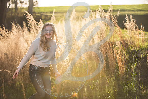 Jaeden - Senior_041022_0117