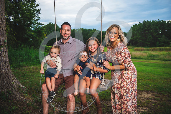 Pam Gillis Family Generational_081422_0359