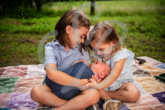 Brady - Newborn_081925_0131_1
