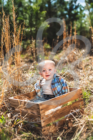 Declan - 8 Month_032622_0040