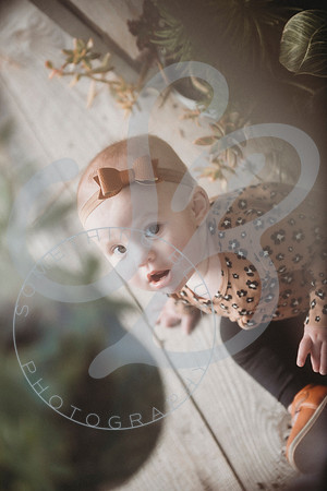 Alice - 8 month_101822_0392