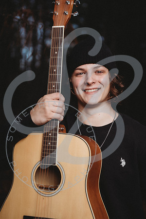 Isaiah - Senior Pics_122122_0054