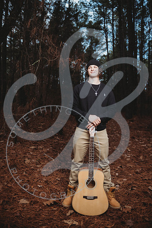 Isaiah - Senior Pics_122122_0059