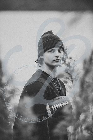 Isaiah - Senior Pics_122122_0108