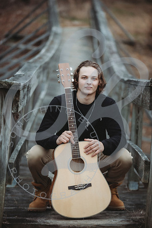 Isaiah - Senior Pics_122122_0144