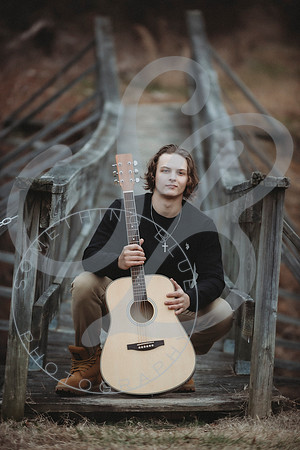 Isaiah - Senior Pics_122122_0148