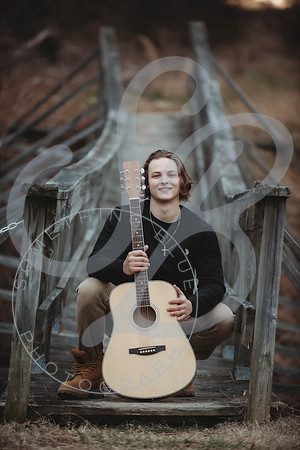 Isaiah - Senior Pics_122122_0157