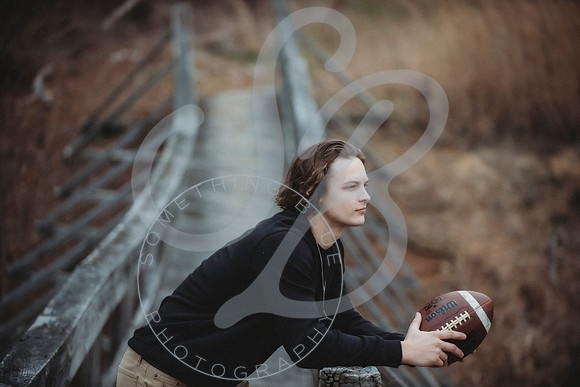 Isaiah - Senior Pics_122122_0159