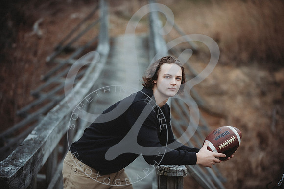 Isaiah - Senior Pics_122122_0170