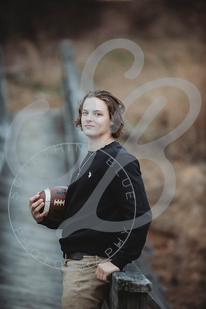 Isaiah - Senior Pics_122122_0204