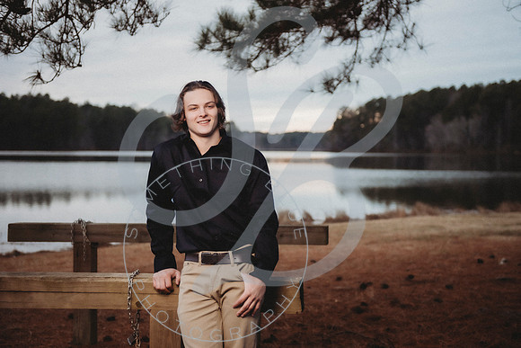 Isaiah - Senior Pics_122122_0234