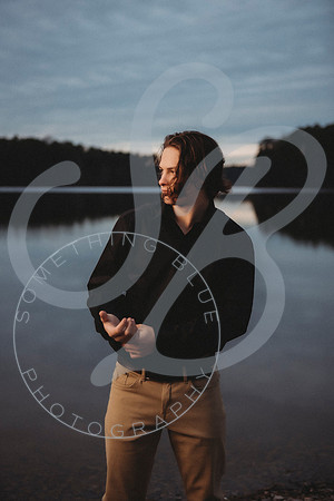 Isaiah - Senior Pics_122122_0262