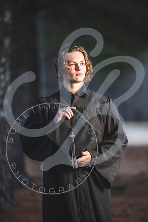 Isaiah - Senior Pics_122122_0293