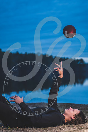 Isaiah - Senior Pics_122122_0366