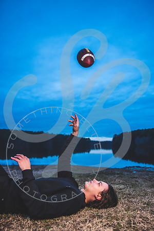 Isaiah - Senior Pics_122122_0348