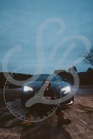 Isaiah - Senior Pics_122122_0413