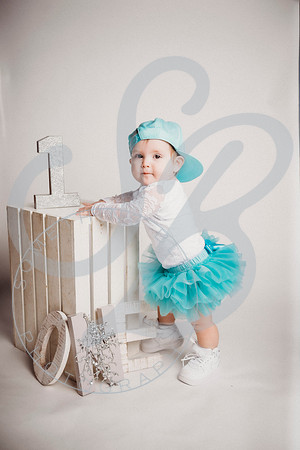 Oakley - Cake Smash_012823_0593