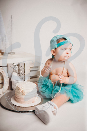 Oakley - Cake Smash_012823_0643