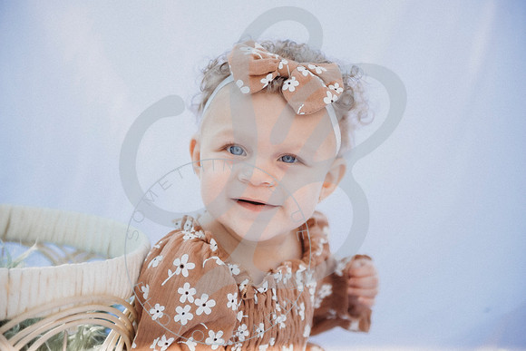 Elianna - 8 Month_022823_0036