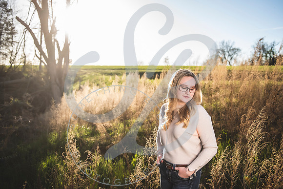 Jaeden - Senior_041022_0023