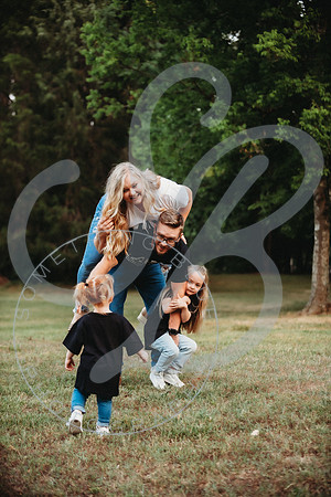 Reardon Fam - Spring 2023_061823_0542