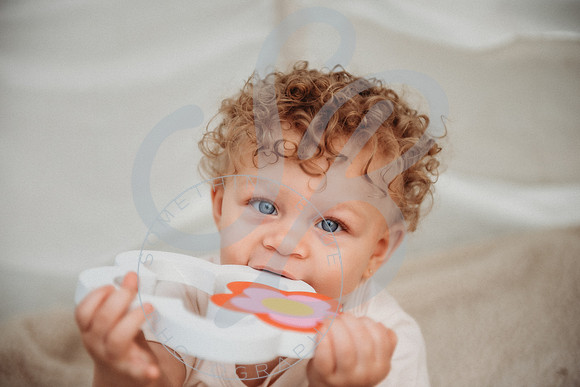 Elianna - 1 year_060423_0115