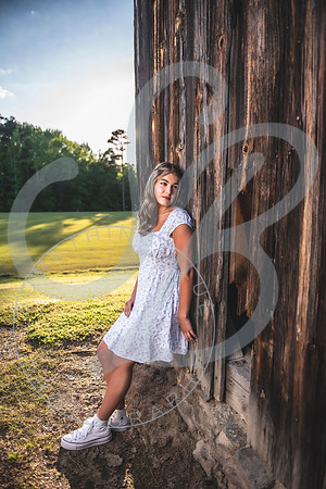 Lily - Senior_050523_0024