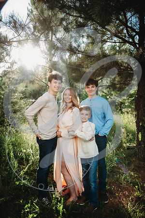 Wilkes Extended Family_052023_0260
