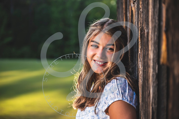 Lily - Senior_050523_0033