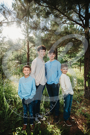 Wilkes Extended Family_052023_0227