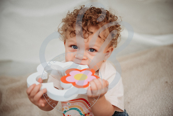 Elianna - 1 year_060423_0116