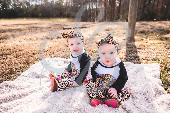 Whitfield Twins - 8 Month_011422_0355