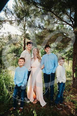 Wilkes Extended Family_052023_0246