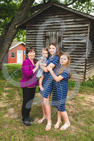 Norwood Extended Family_051323_0406