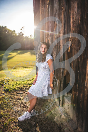 Lily - Senior_050523_0015