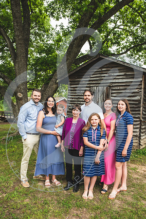 Norwood Extended Family_051323_0403