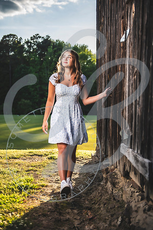 Lily - Senior_050523_0078