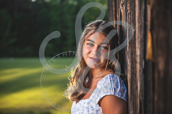 Lily - Senior_050523_0036
