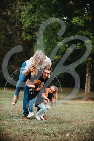 Reardon Fam - Spring 2023_061823_0546