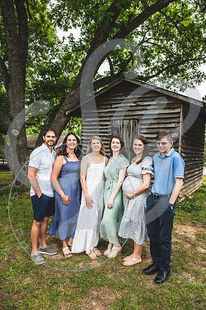 Norwood Extended Family_051323_0379