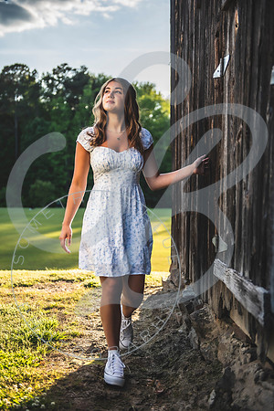 Lily - Senior_050523_0079