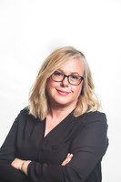 Debbie - Headshot_032721_0108