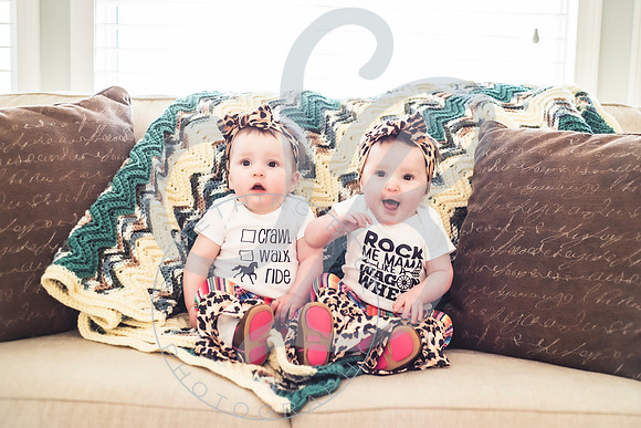 Whitfield Twins - 8 Month_011422_0134