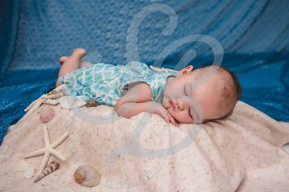 Sara - 4 Month_080623_0060