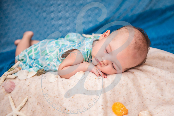 Sara - 4 Month_080623_0064