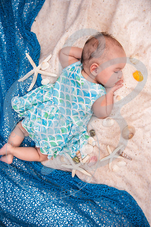 Sara - 4 Month_080623_0075
