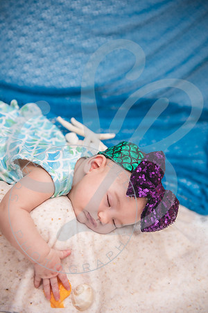 Sara - 4 Month_080623_0094