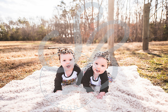 Whitfield Twins - 8 Month_011422_0292